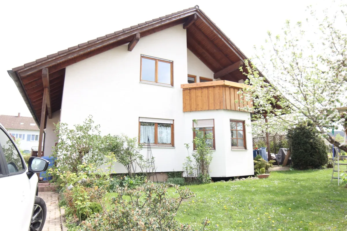 Haus mit Garten und Loggia